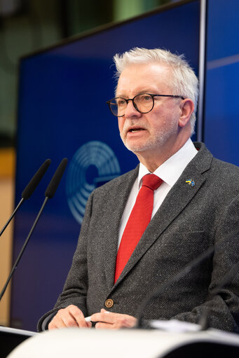 Valokuva 6: Press conference on establishing the European defence industry reinforcement through common procurement act