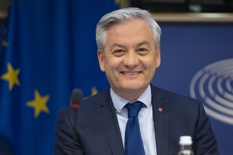 Photo 16 : FEMM hearing backlash against women's rights