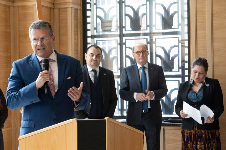 Foto 16: Handover ceremony of replica of Sigismund of Luxembourg Roma Decree to the House of European History