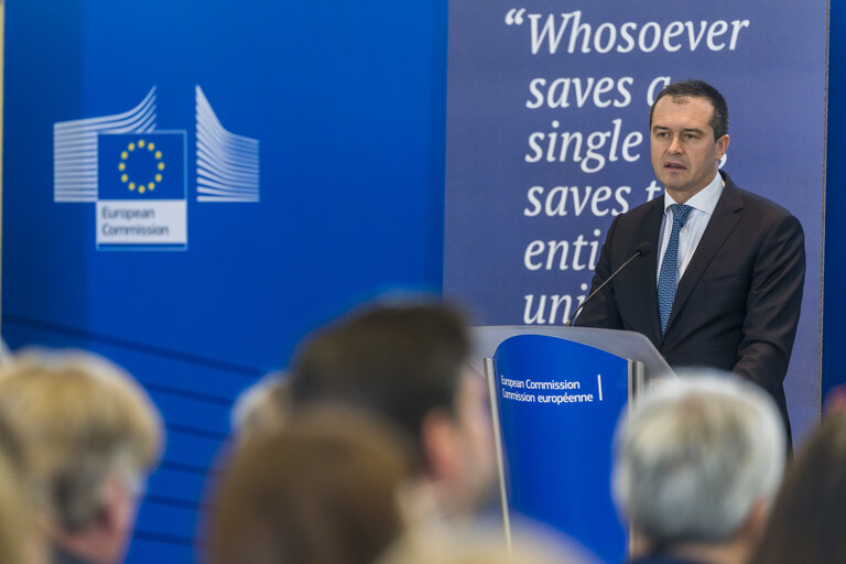 Opening ceremony of the exhibition 'Saving Ukrainians in War Times – Evacuation and Emergency Supplies by the Federation of Jewish Communities of Ukraine, with the support of the European Commission' with Roberta METSOLA, EP President