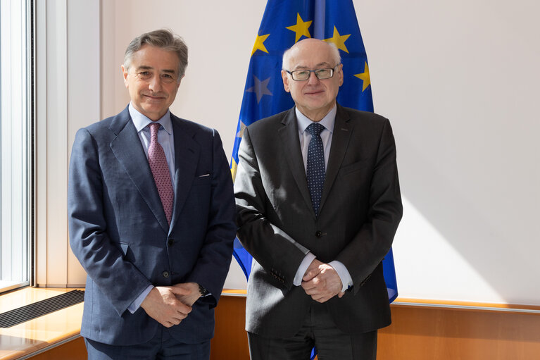 Fotagrafa 2: ITRE -  Meeting between the Committee Chair Zdzislaw KRASNODEBSKI and the Spanish Presidency Ambassador Raúl Fuentes Milani