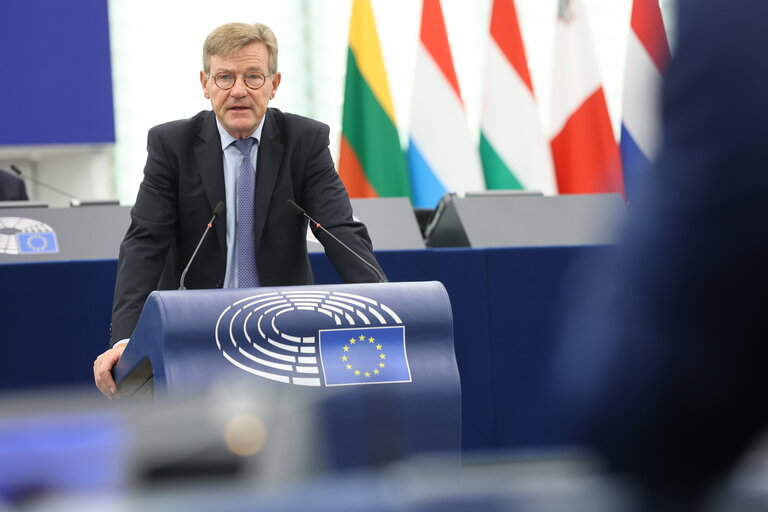 Fotografija 48: EP Plenary session - Revision of the Stability and Growth Pact