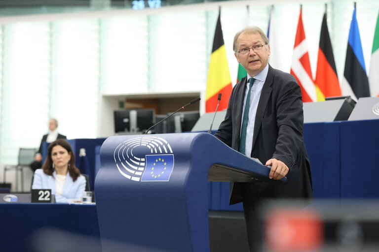 Fotografija 50: EP Plenary session - Revision of the Stability and Growth Pact