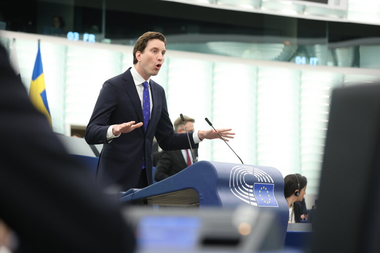 Fotografija 37: EP Plenary session - Revision of the Stability and Growth Pact