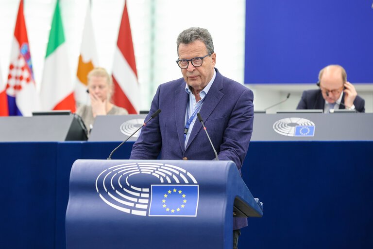 Fotografija 24: EP Plenary session - Revision of the Stability and Growth Pact