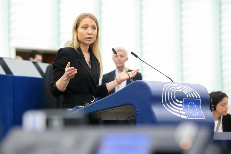 Fotografija 13: EP Plenary session - Revision of the Stability and Growth Pact