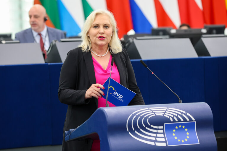 Fotografija 14: EP Plenary session - Revision of the Stability and Growth Pact