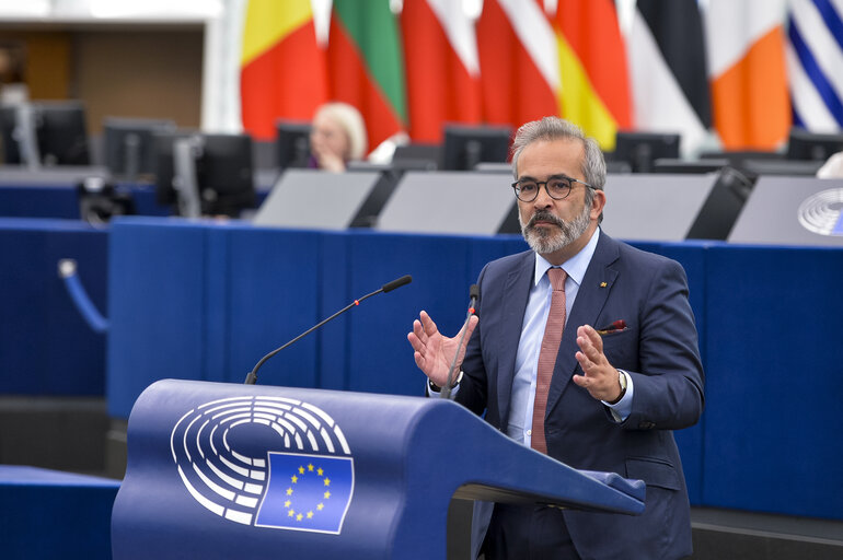EP Plenary session - Fighting cyberbullying of young people across the EU