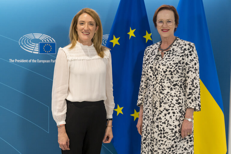 Foto 3: Roberta METSOLA, EP President meets with Caroline MILLER, Australian Ambassador to the EU