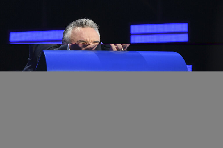 Fotografie 18: Candidates for the Presidency of the European Commission/Eurovision Debate - EU Elections 2019 - Family picture