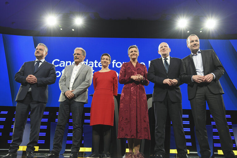 Fotografie 13: Candidates for the Presidency of the European Commission/Eurovision Debate - EU Elections 2019 - Family picture