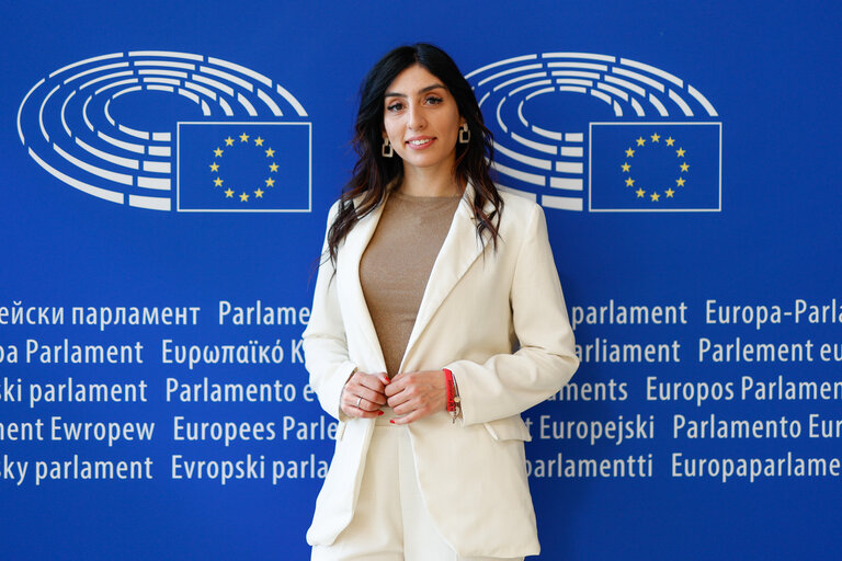 Photo 12: Veronica ROSSI in the EP in Strasbourg