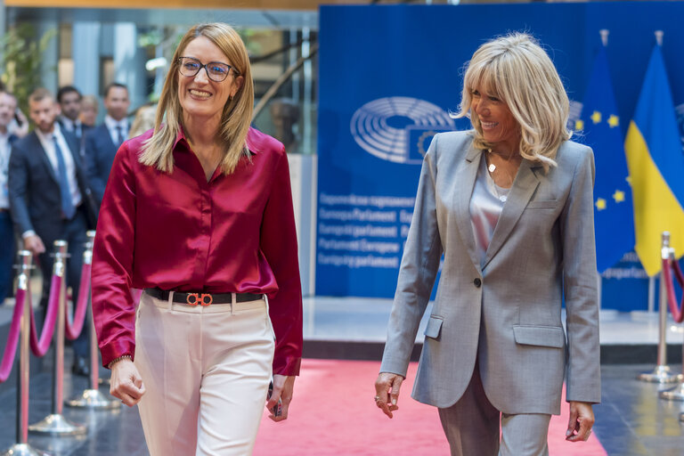 Roberta METSOLA, EP President meets with Brigitte MACRON