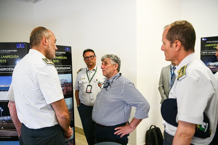 Zdjęcie 23: Committee on CIvil Liberties, Justice and Home Affairs - Mission on Search And Rescue in Lampedusa (Sicily),  Italy, 19-22 June 2023 - Exchange of views with relevant maritime SAR authorities (Guardia Costiera, Guardia di Finanza, Frontex)