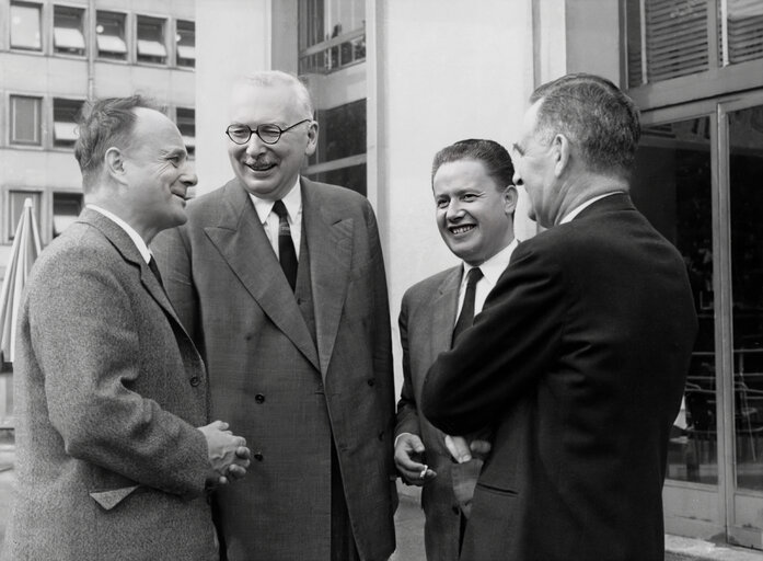 Foto 1: René PLEVEN, Paul REYNAUD, Gaston THORN during a session in Strasbourg, France, May 13, 1964.