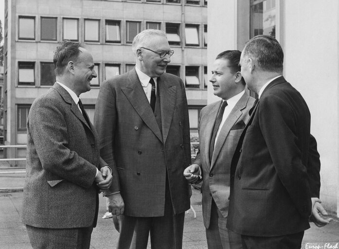 Fotagrafa 3: René PLEVEN, Paul REYNAUD, Gaston THORN during a session in Strasbourg, France, May 13, 1964.