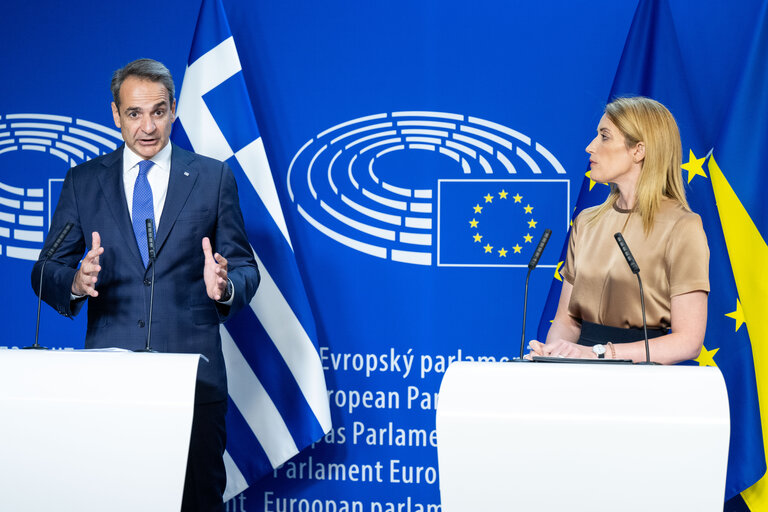 Photo 7: Roberta METSOLA, EP President meets with Kyriakos MITSOTAKIS, Greek Prime Minister