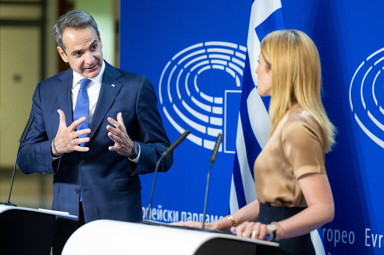 Photo 6: Roberta METSOLA, EP President meets with Kyriakos MITSOTAKIS, Greek Prime Minister