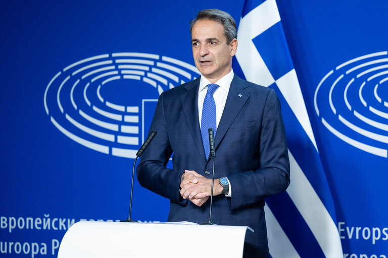 Photo 8: Roberta METSOLA, EP President meets with Kyriakos MITSOTAKIS, Greek Prime Minister