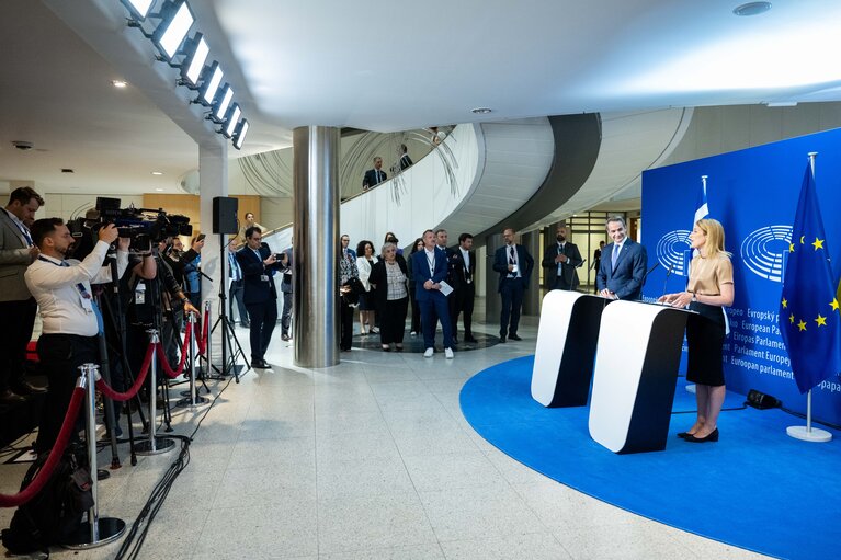 Photo 19: Roberta METSOLA, EP President meets with Kyriakos MITSOTAKIS, Greek Prime Minister