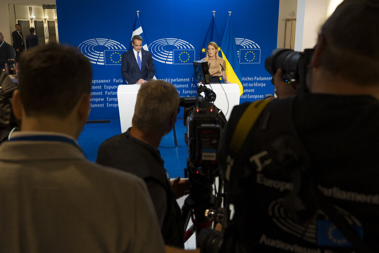 Photo 18: Roberta METSOLA, EP President meets with Kyriakos MITSOTAKIS, Greek Prime Minister