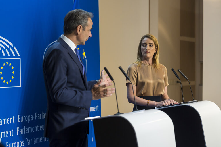 Zdjęcie 12: Roberta METSOLA, EP President meets with Kyriakos MITSOTAKIS, Greek Prime Minister