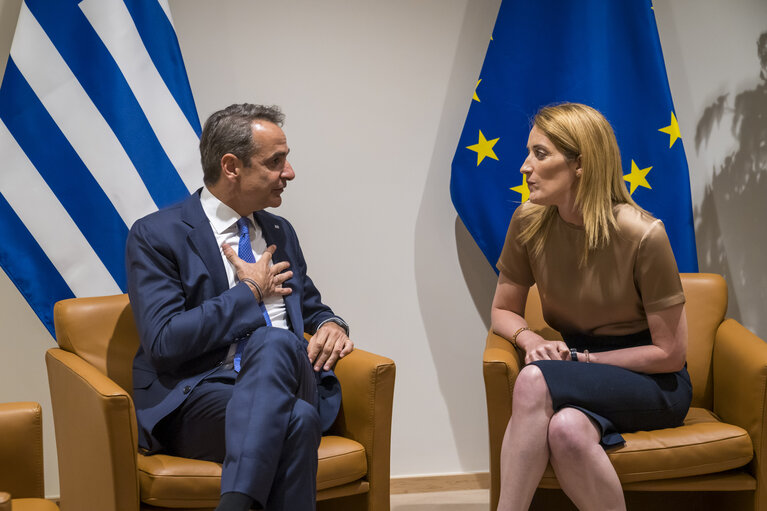 Fotografie 1: Roberta METSOLA, EP President meets with Kyriakos MITSOTAKIS, Greek Prime Minister