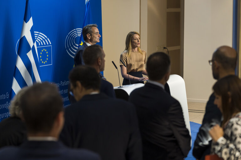 Photo 4: Roberta METSOLA, EP President meets with Kyriakos MITSOTAKIS, Greek Prime Minister