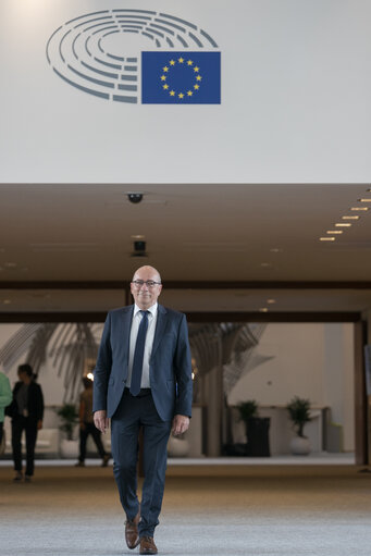 Photo 10 : Thomas RUDNER in the EP in Brussels.