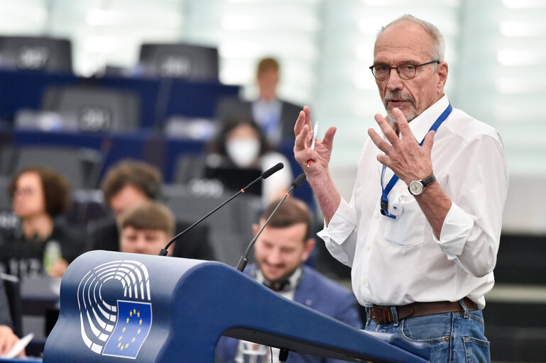 Photo 5 : EP Plenary session - Nature restoration