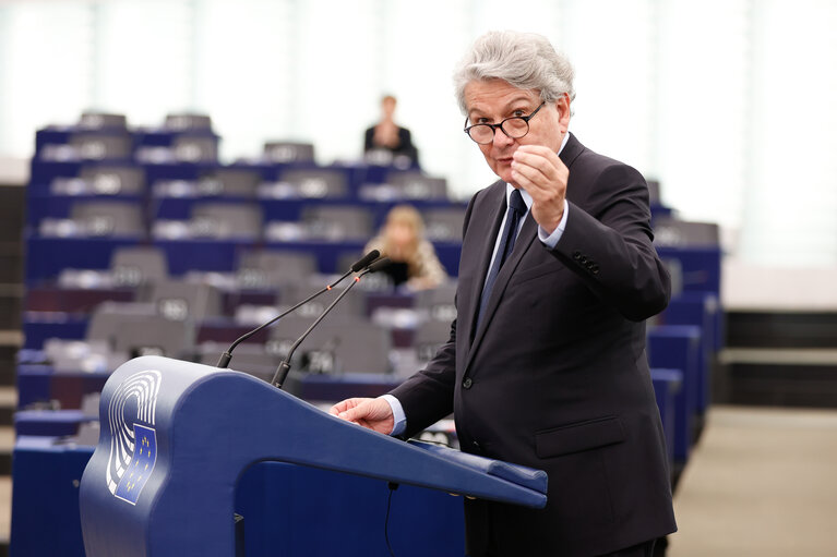 Fotografi 25: EP Plenary session - European chips act