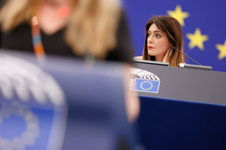 Fotografi 11: EP Plenary session - European chips act