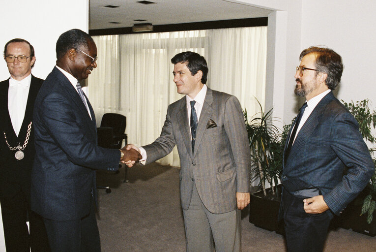 Fotagrafa 7: Enrique BARON CRESPO EP President meets with the ambassador of Senegal Falilou KANE