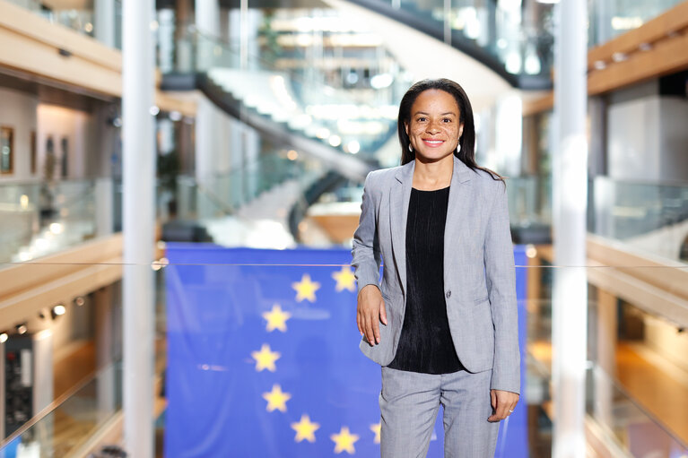 Fotogrāfija 13: Samira RAFAELA in the EP in Strasbourg