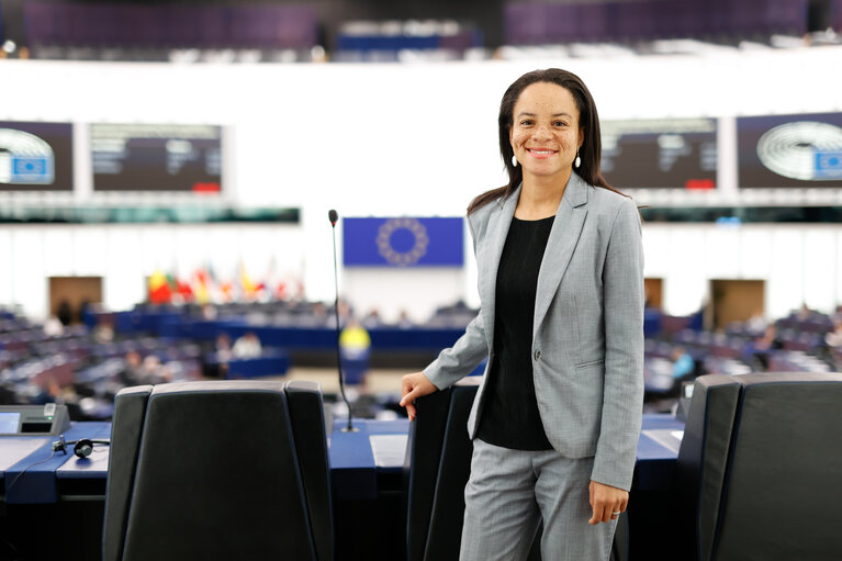 Suriet 15: Samira RAFAELA in the EP in Strasbourg