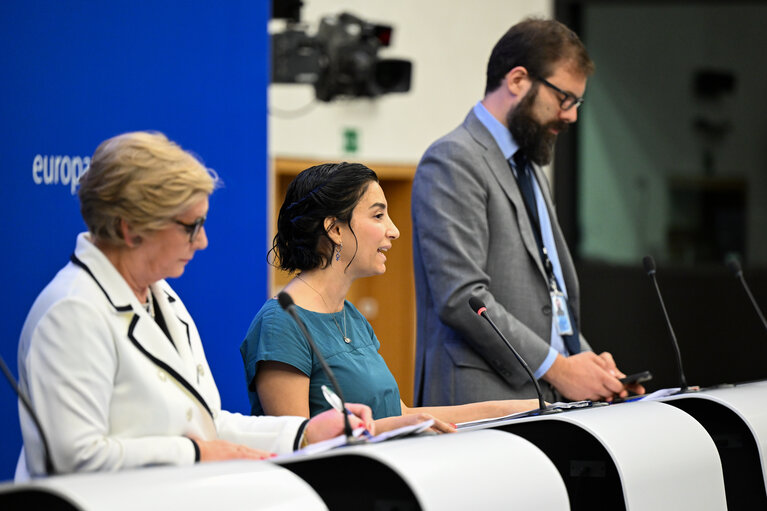 Fotogrāfija 13: Press conference on combating violence against women and domestic violence