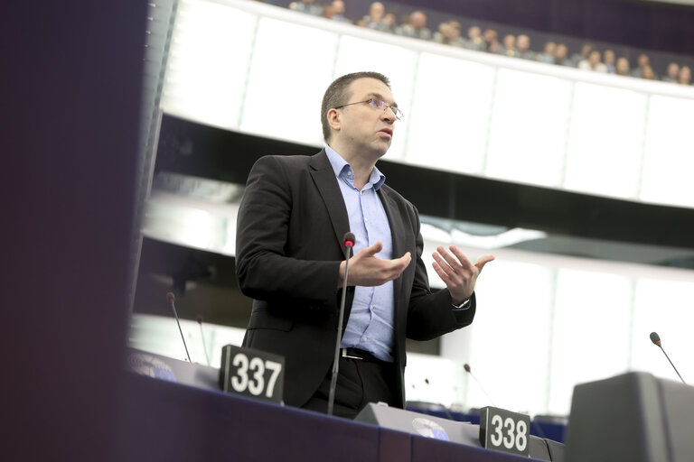 Fotografija 12: EP Plenary session - Commission statement - Global Convergence on Generative AI