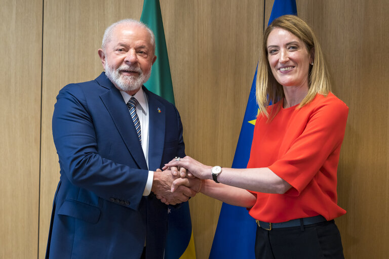 Photo 4: EU-CELAC Summit - Roberta METSOLA, EP President meets with Luiz Inácio LULA da SILVA, President of Brazil