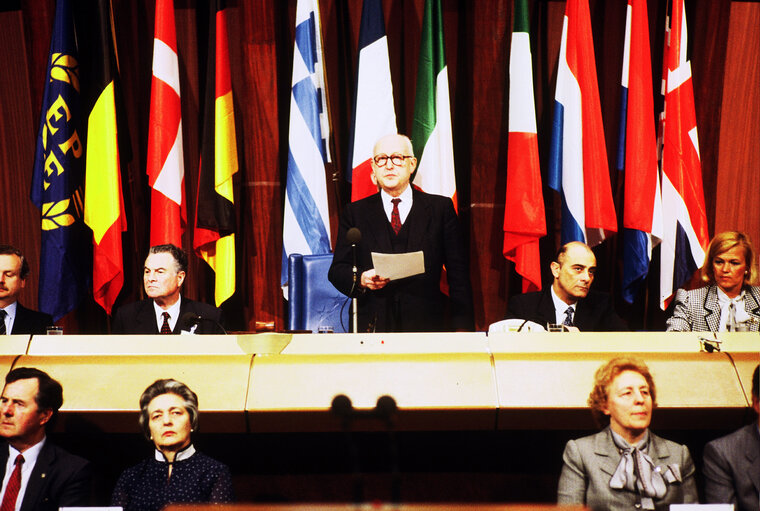 Φωτογραφία 4: EP President Pierre PFLIMLIN during plenary session in Strasbourg.