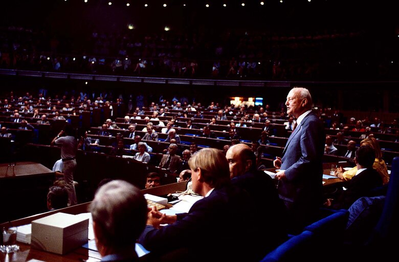 Φωτογραφία 6: EP President Pierre PFLIMLIN during plenary session in Strasbourg.