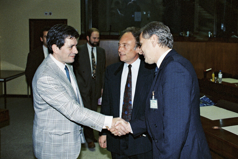 Fotografia 1: Enrique BARON CRESPO EP President meets with a delegation from Poland in Brussels