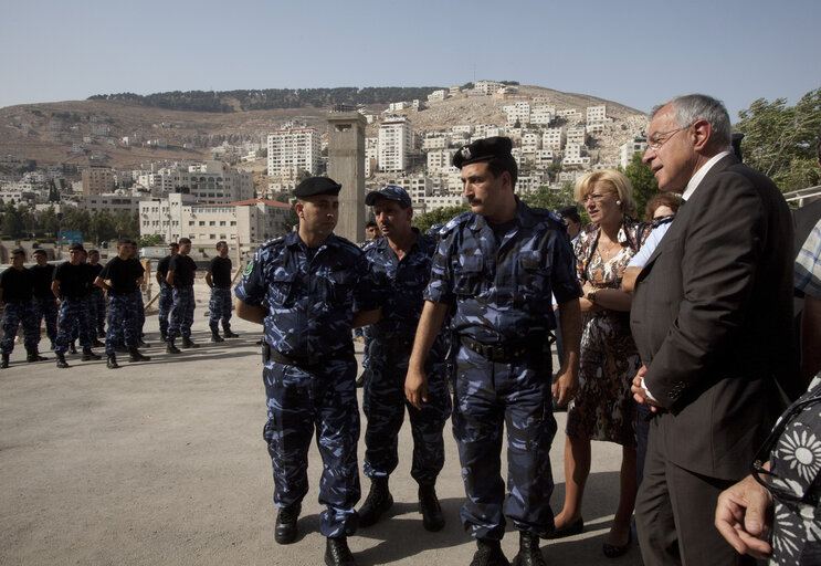 Photo 5: EP members visit a Palestinian police training base in the West Bank city of Nablus