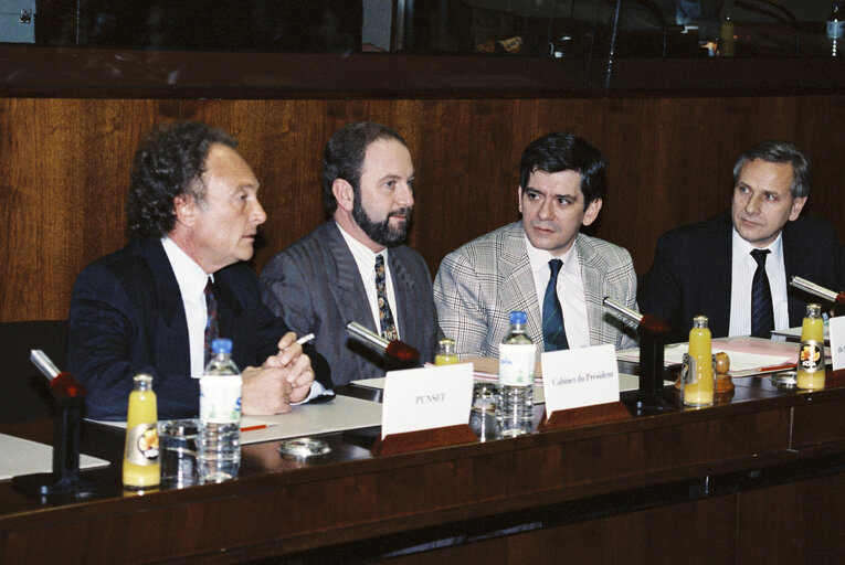 Fotografija 11: Enrique BARON CRESPO EP President meets with a delegation from Poland in Brussels