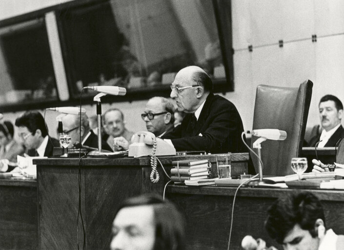 Plenary session in March 1976