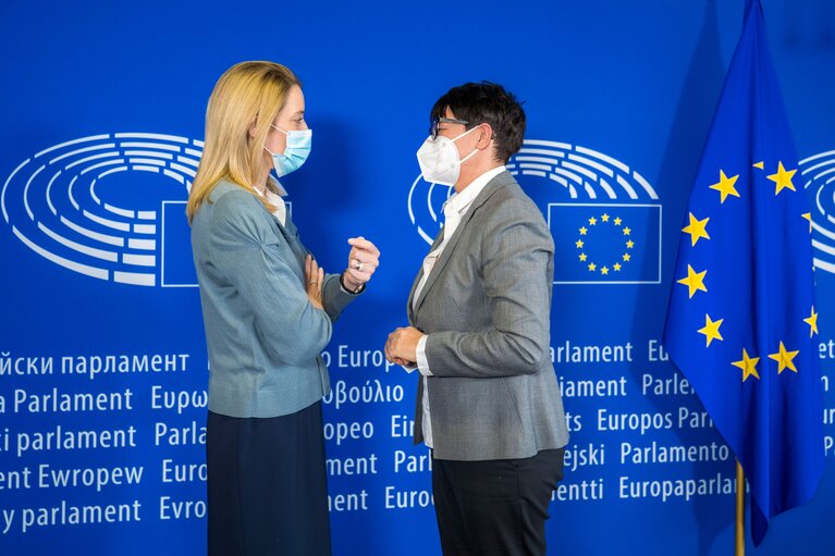 Fotografija 2: Roberta METSOLA, EP President meets with Christine SCHNEIDER.