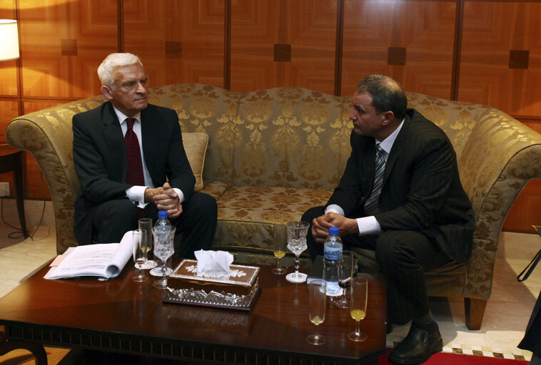 Fotó 4: Official visit to Libya - Jerzy BUZEK EP President meets with representatives of the National Transitional Council