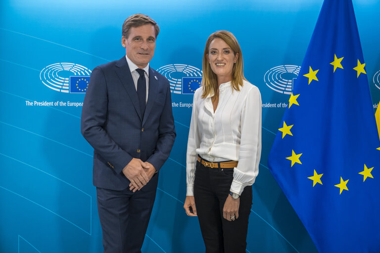 Fotografie 4: Roberta METSOLA, EP President meets with Oliver RÖPKE, President of the European Economic and Social Committee