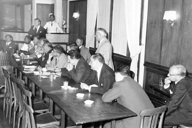 lAPE delegation travels to Madagascar in June 1960 - Press Conference