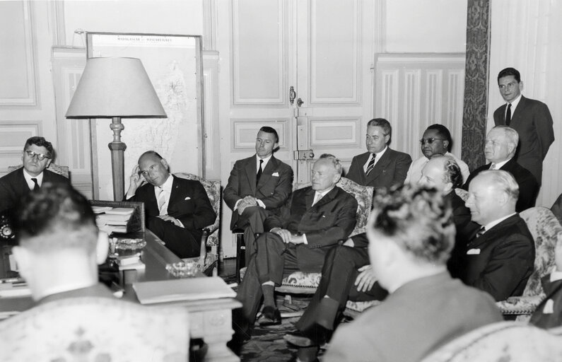 APE delegation travels to Madagascar in June 1960 - Meeting with Mr. André Soucadaux - High Commissioner General