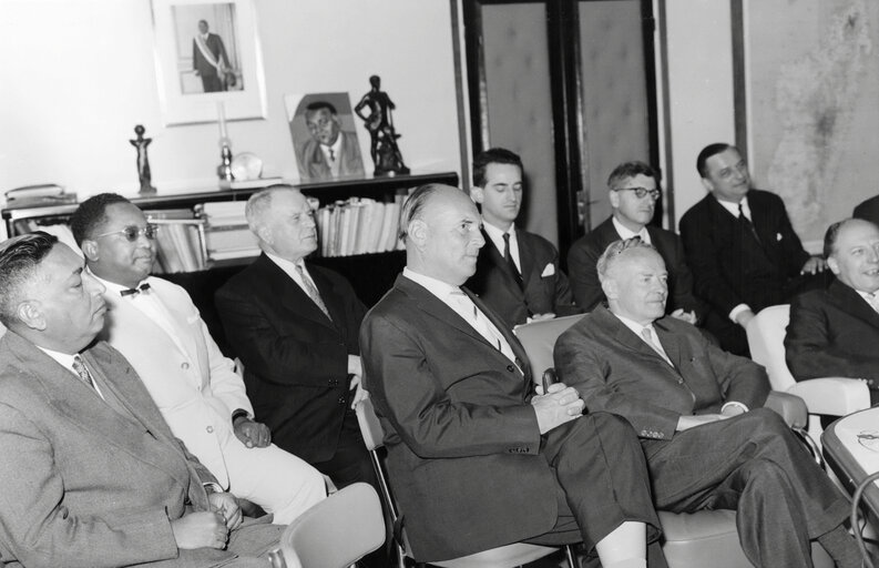 Fotó 4: APE delegation travels to Madagascar in June 1960 -  Meeting with the President of Madagascar Republic Philibert Tsiranana